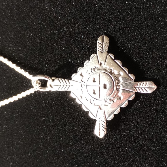 Native American Jewelry - Native American Sterling Silver Sunface Zia Pendant Necklace